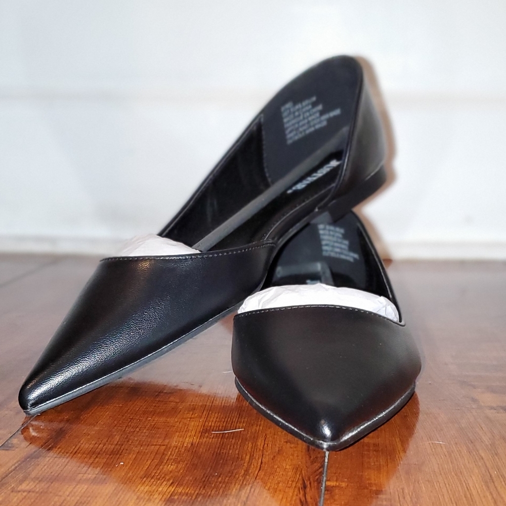 Justfab Woman Faux Leather Black Flats Size 7 1/2.